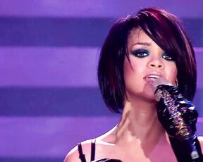 Rihanna - Umbrella (Live)