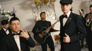 Ella Baila Sola
